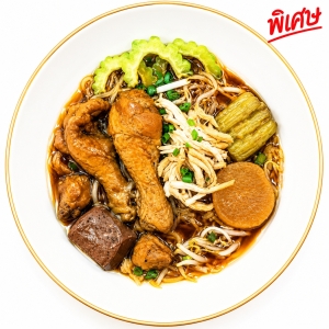 ก๋วยเตี๋ยวไก่รวมพิเศษ(น่องไก่,ไก่ฉีก,ตีน1,ข้อใหญ่3)